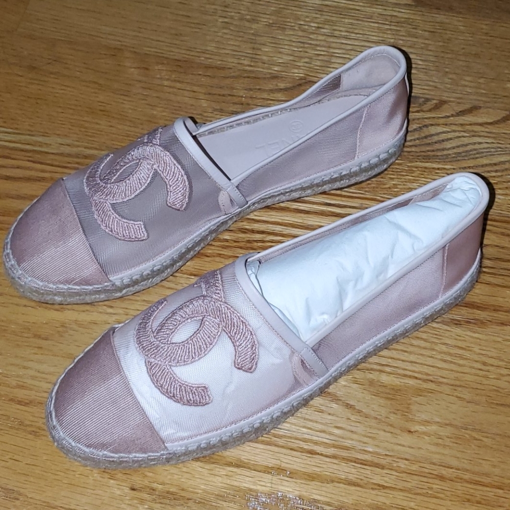 CHANEL FLATS